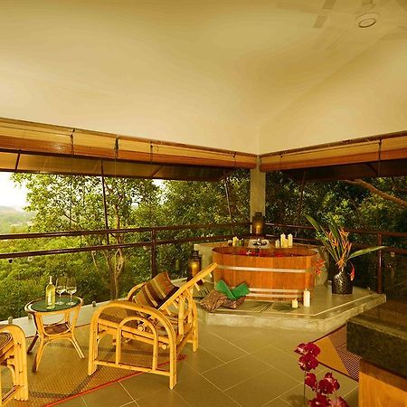 Ambong Rainforest Retreat Pantai Tengah  Buitenkant foto