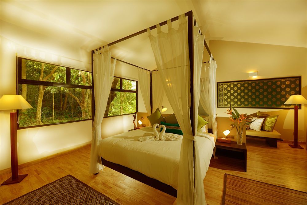 Ambong Rainforest Retreat Pantai Tengah  Buitenkant foto