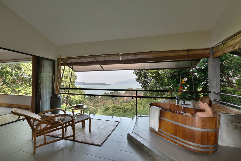 Ambong Rainforest Retreat Pantai Tengah  Buitenkant foto