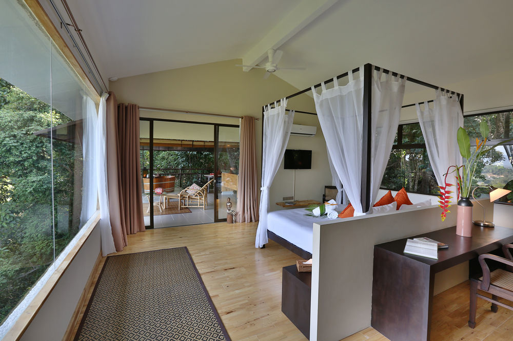 Ambong Rainforest Retreat Pantai Tengah  Buitenkant foto
