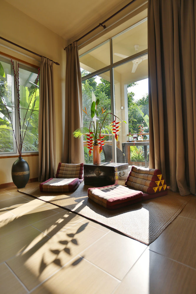 Ambong Rainforest Retreat Pantai Tengah  Buitenkant foto